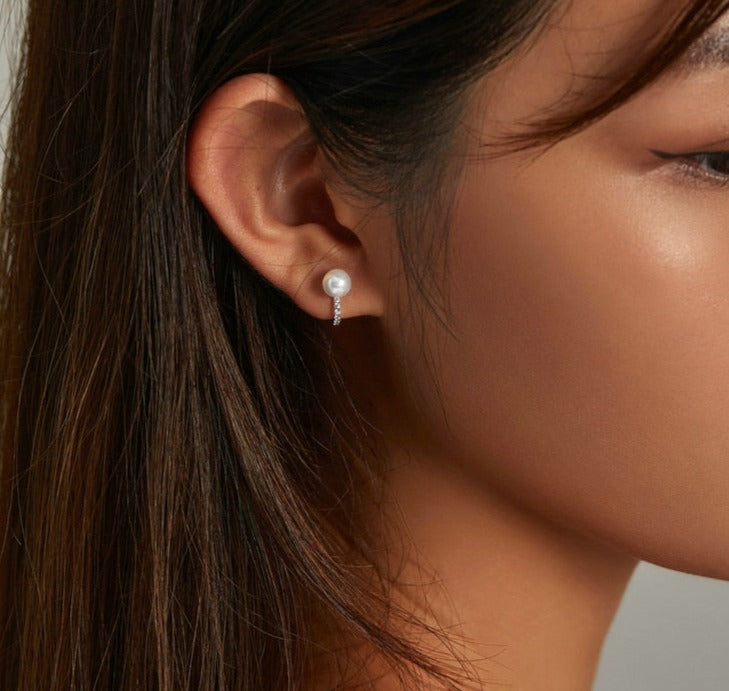 Brinco em Prata 925 Fivela Pérola e Zircônia