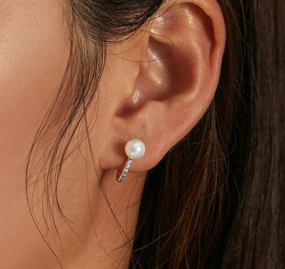 Brinco em Prata 925 Fivela Pérola e Zircônia