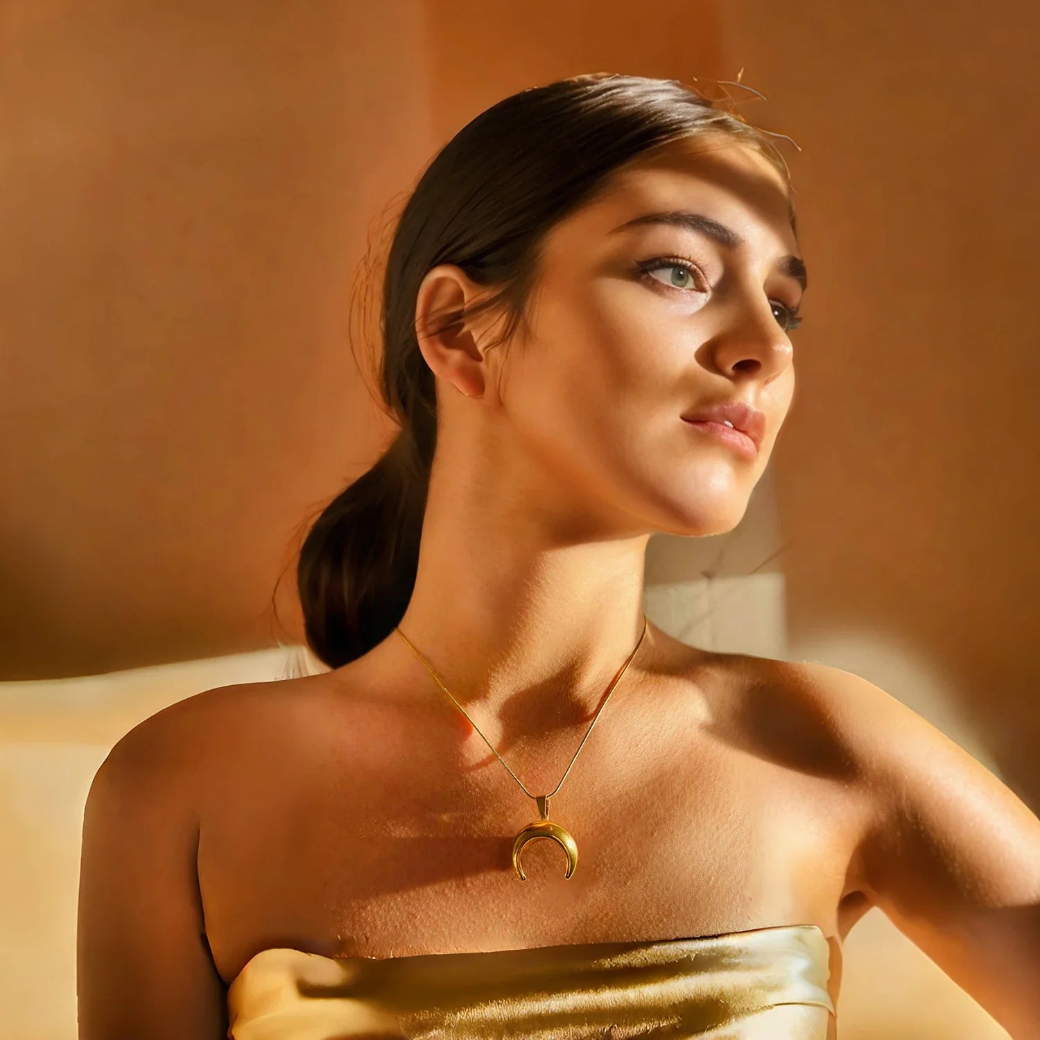 Colar Banhado Em Ouro 18k Lua Crescente