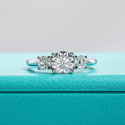 Anel de Noivado Triplo Brilho Moissanite