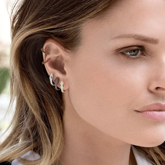 Brinco Argola de Cobra com Zircônias Banhado em Ouro 18k